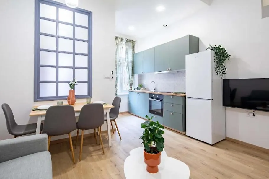 Cityscape Budget Apartments Jozsef Boulevard Budapest Hungary