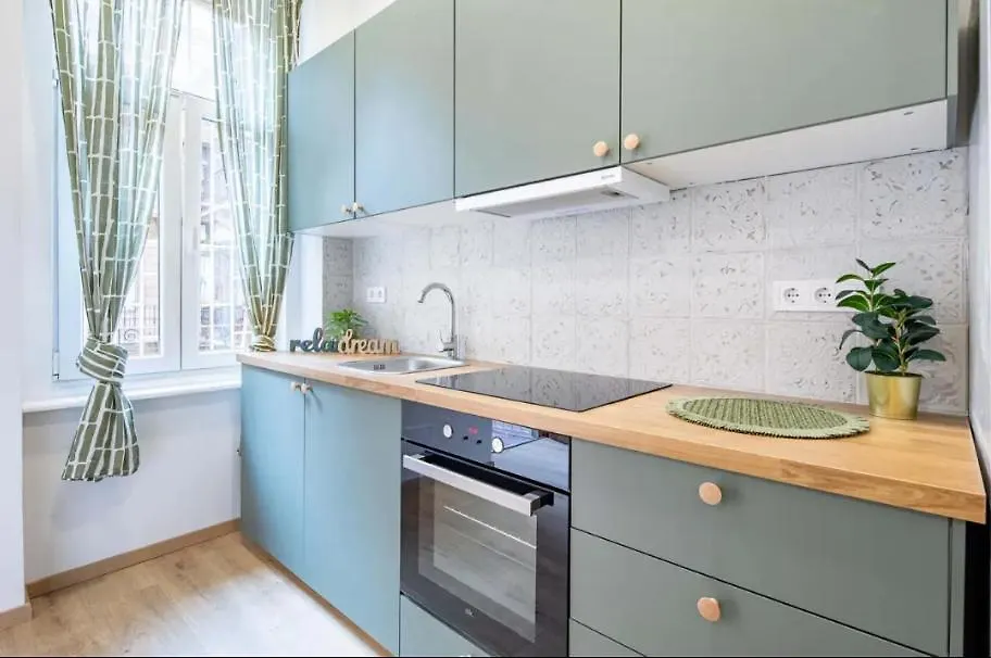 Cityscape Budget Apartments Jozsef Boulevard Budapest Hungary