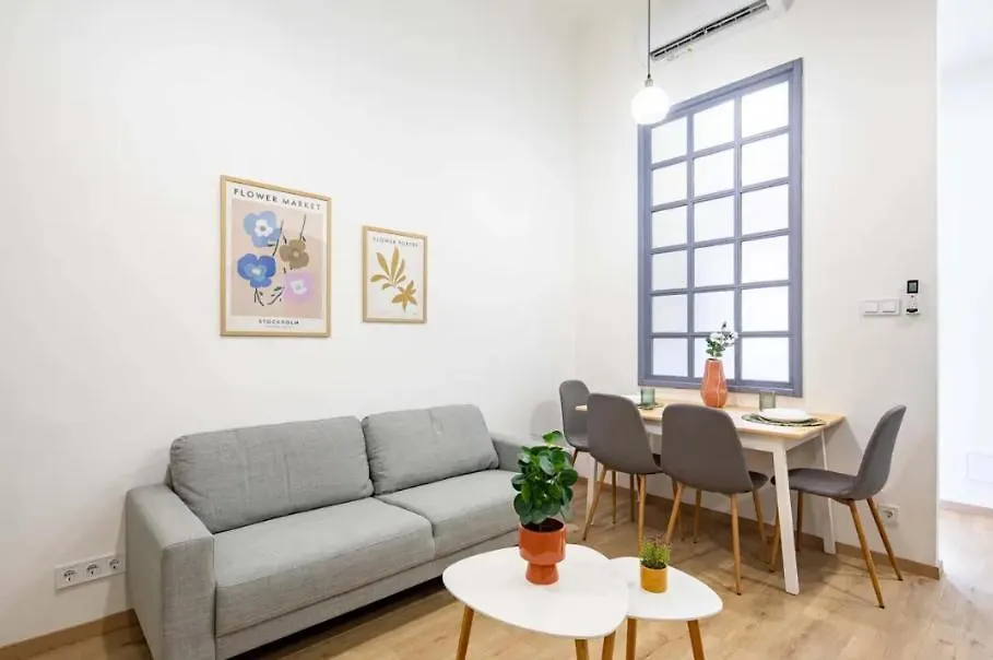 Cityscape Budget Apartments Jozsef Boulevard location